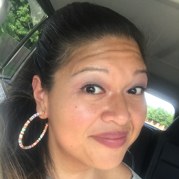 Meet your Posher, Nikkol - Picture 1 of 1